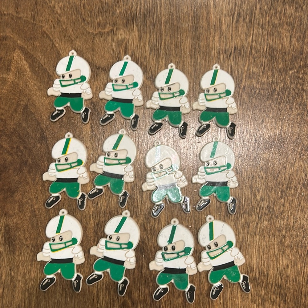 Homecoming White & Green FOOTBALL player charms / trinkets (12) mums & Garters